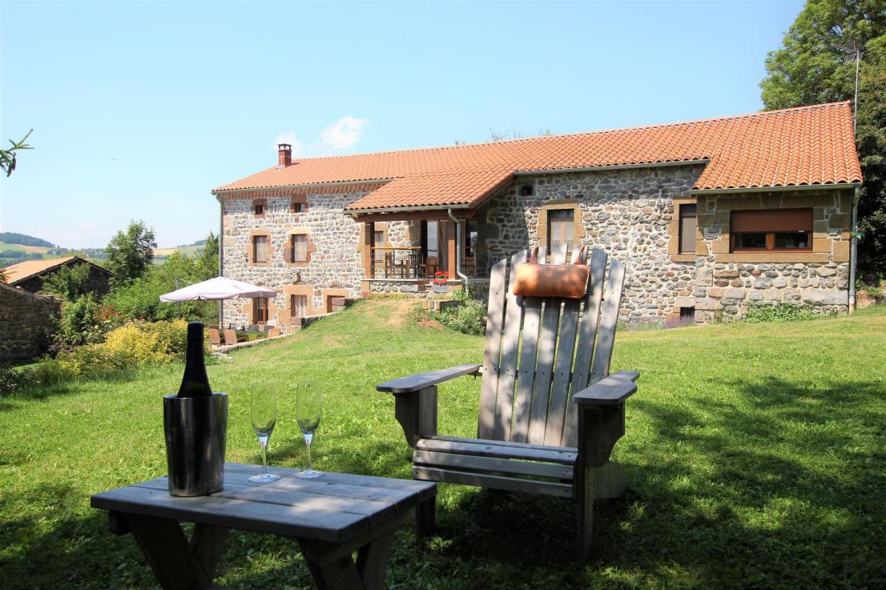 Le Clos Des Pierres Rouges Bed & Breakfast Saint-Privat-d'Allier Exterior photo